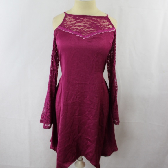 The Edit By Seventeen Juniors' Cold-Shoulder Dress - Picture 3 of 4